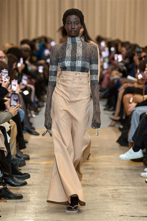 burberry runway dress|burberry latest collection.